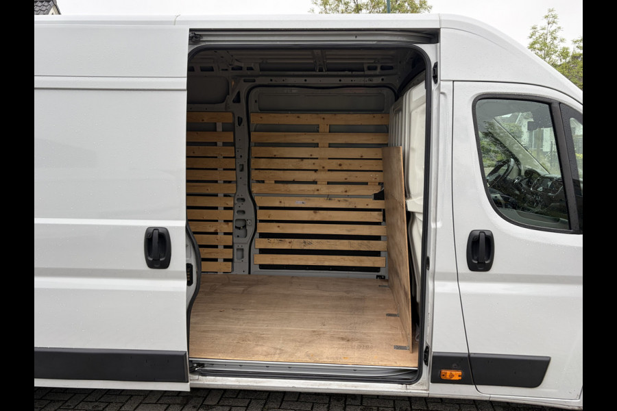 Peugeot Boxer 2.2 BlueHDi 180PK Euro6 Aut. L4H2 3.5t Zwaar ✓ 3-zits ✓ Trekhaak 3.000 KG ✓ dubbele schuifdeur