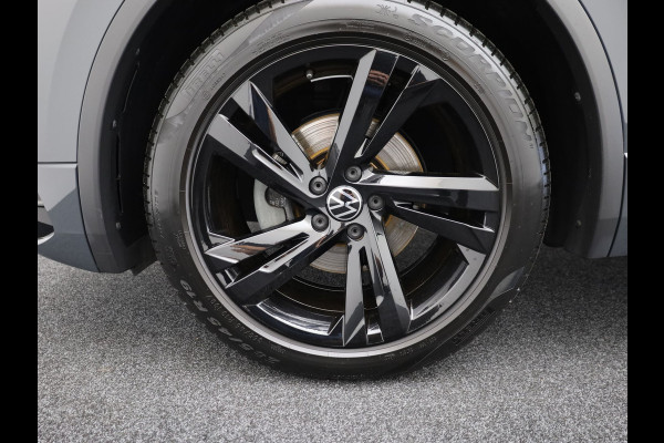 Volkswagen Tiguan 1.5 TSI R-Line Business+ | Panodak | Standkachel | Keyless | IQ Light | Black Style | Elk. A-klep | Prijs Rijklaar !!