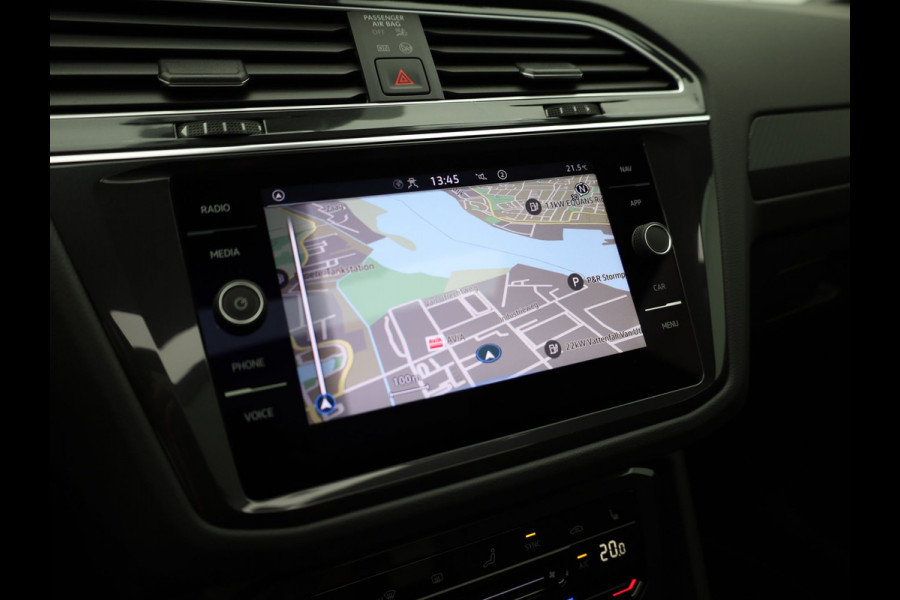 Volkswagen Tiguan 1.5 TSI R-Line Business+ | Panodak | Standkachel | Keyless | IQ Light | Black Style | Elk. A-klep | Prijs Rijklaar !!