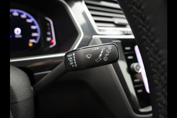 Volkswagen Tiguan 1.5 TSI R-Line Business+ | Panodak | Standkachel | Keyless | IQ Light | Black Style | Elk. A-klep | Prijs Rijklaar !!