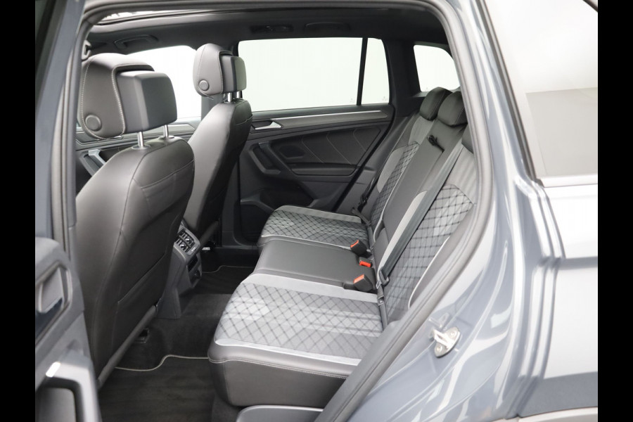 Volkswagen Tiguan 1.5 TSI R-Line Business+ | Panodak | Standkachel | Keyless | IQ Light | Black Style | Elk. A-klep | Prijs Rijklaar !!