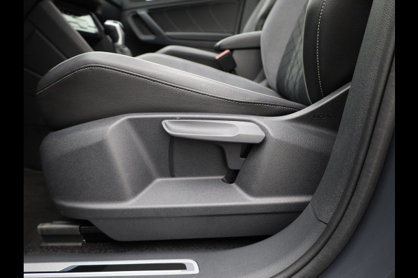 Volkswagen Tiguan 1.5 TSI R-Line Business+ | Panodak | Standkachel | Keyless | IQ Light | Black Style | Elk. A-klep | Prijs Rijklaar !!
