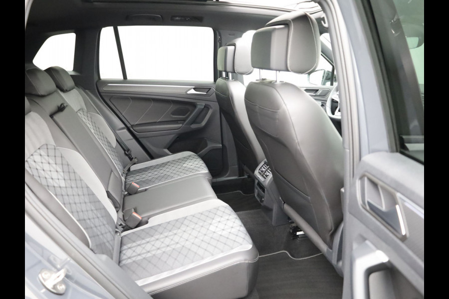 Volkswagen Tiguan 1.5 TSI R-Line Business+ | Panodak | Standkachel | Keyless | IQ Light | Black Style | Elk. A-klep | Prijs Rijklaar !!