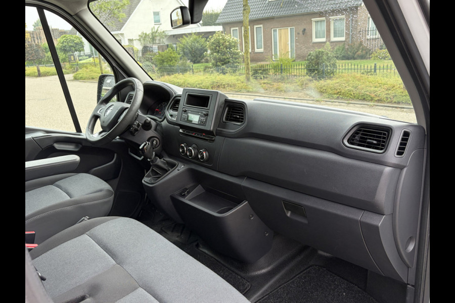 Renault Master T35 2.3 dCi 135PK Euro6 L2H2 ✓ 3-zits ✓ camera ✓ trekhaak 2500KG ✓ omvormer