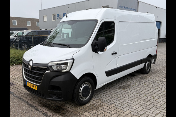 Renault Master T35 2.3 dCi 135PK Euro6 L2H2 ✓ 3-zits ✓ camera ✓ trekhaak 2500KG ✓ omvormer