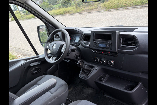 Renault Master T35 2.3 dCi 135PK Euro6 L2H2 ✓ 3-zits ✓ camera ✓ trekhaak 2500KG ✓ omvormer