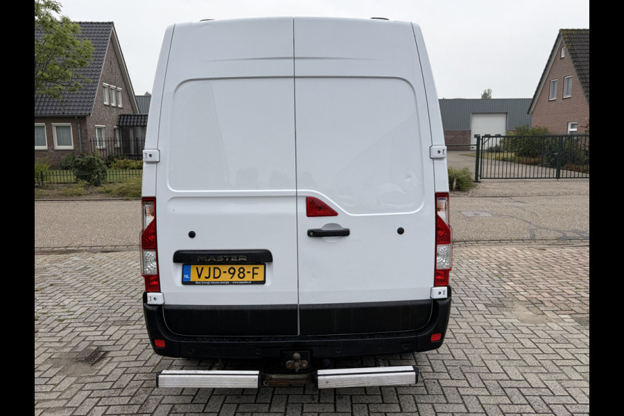Renault Master T35 2.3 dCi 135PK Euro6 L2H2 ✓ 3-zits ✓ camera ✓ trekhaak 2500KG ✓ omvormer