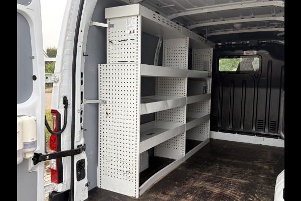 Renault Master T35 2.3 dCi 135PK Euro6 L2H2 ✓ 3-zits ✓ camera ✓ trekhaak 2500KG ✓ omvormer