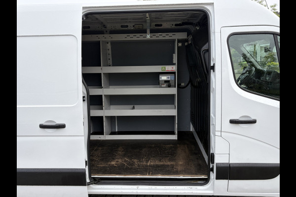 Renault Master T35 2.3 dCi 135PK Euro6 L2H2 ✓ 3-zits ✓ camera ✓ trekhaak 2500KG ✓ omvormer
