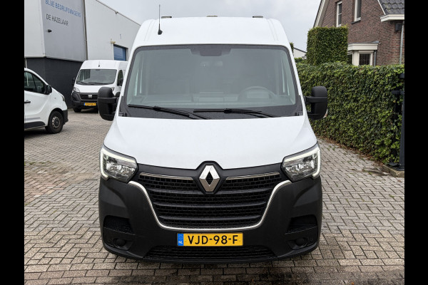 Renault Master T35 2.3 dCi 135PK Euro6 L2H2 ✓ 3-zits ✓ camera ✓ trekhaak 2500KG ✓ omvormer