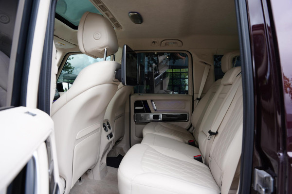 Mercedes-Benz G-Klasse 580 / 116 kWh / Robijnrood / Leder Beige / Grille Verlicht