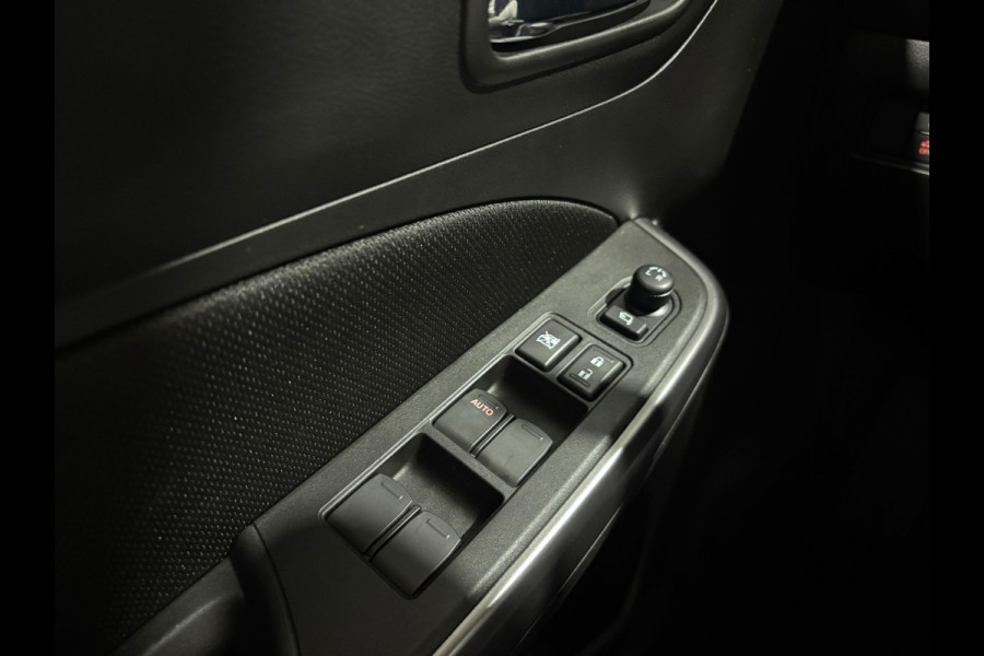 Suzuki Swift 1.2 Style Smart Hybrid - Automaat - Camera - Media Apple/Android - Winterpakket- Org.NL