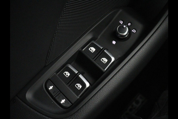 Audi A3 Sportback 1.5 TFSI CoD Sport S Line Edition | Half leder | Drive select | Climate control | Navigatie | BLuetooth | Virtueel dashboard | Full LED | 18" velgen