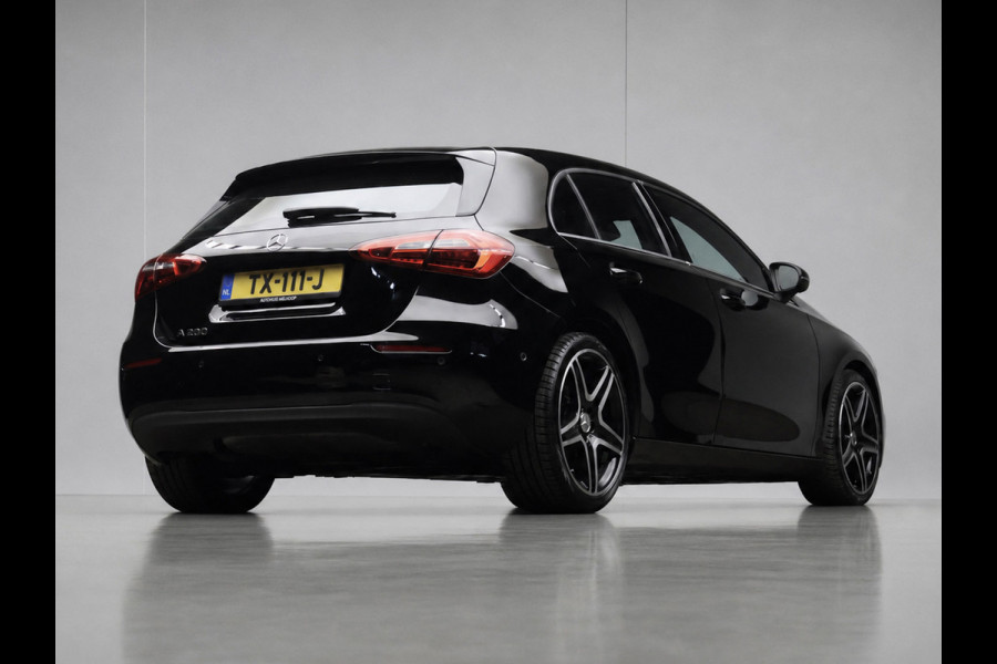 Mercedes-Benz A-Klasse 200 Business Solution Sport (CARPLAY,LED,DIGITAL COCKPIT,SPORTSTOELEN,CAMERA,NAVI,PDC,NETTESTAAT)