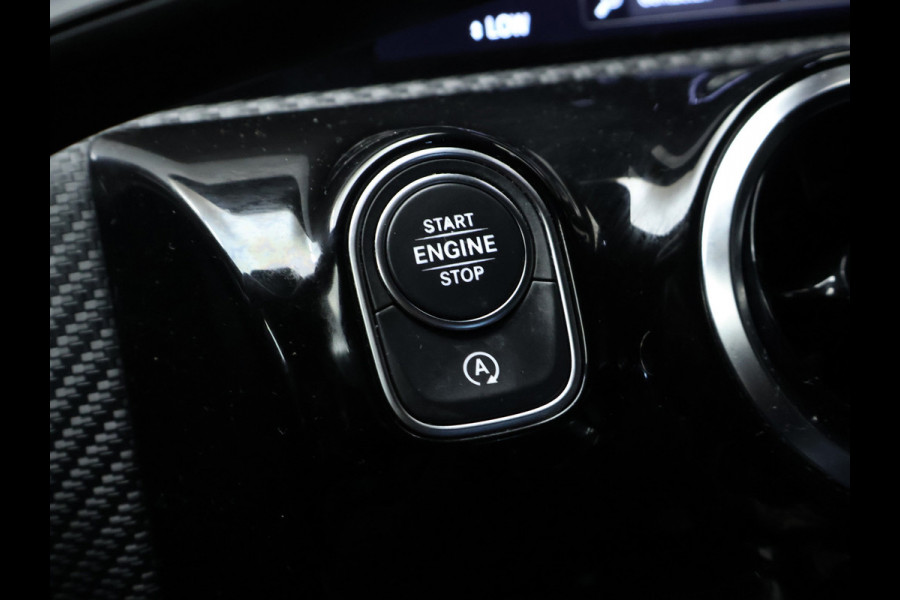 Mercedes-Benz A-Klasse 200 Business Solution Sport (CARPLAY,LED,DIGITAL COCKPIT,SPORTSTOELEN,CAMERA,NAVI,PDC,NETTESTAAT)