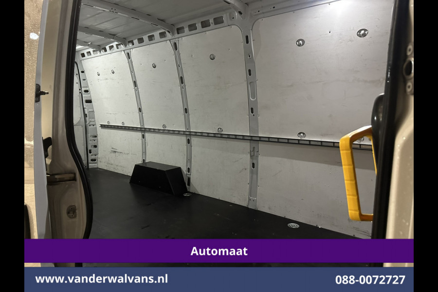 Iveco Daily 35S16V 157pk Automaat L3H2 Euro6 Airco | Apple Carplay | Android Auto Parkeersensoren, Bijrijdersbank