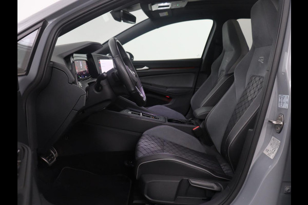 Volkswagen Golf Variant 1.5 eTSI R-Line Business | Panoramadak | Sportstoelen | Adaptive cruise | Stuur/stoel verwarming | Park assist | Navigatie | Carplay | Sfeerverlichting | Climate control | 18" velgen
