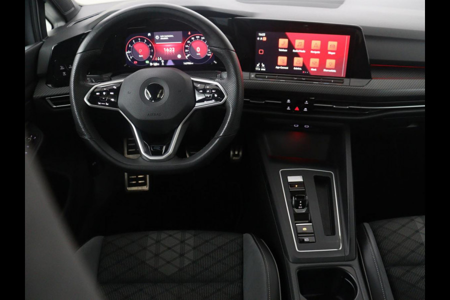 Volkswagen Golf Variant 1.5 eTSI R-Line Business | Panoramadak | Sportstoelen | Adaptive cruise | Stuur/stoel verwarming | Park assist | Navigatie | Carplay | Sfeerverlichting | Climate control | 18" velgen