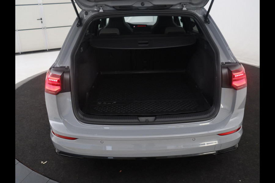 Volkswagen Golf Variant 1.5 eTSI R-Line Business | Panoramadak | Sportstoelen | Adaptive cruise | Stuur/stoel verwarming | Park assist | Navigatie | Carplay | Sfeerverlichting | Climate control | 18" velgen