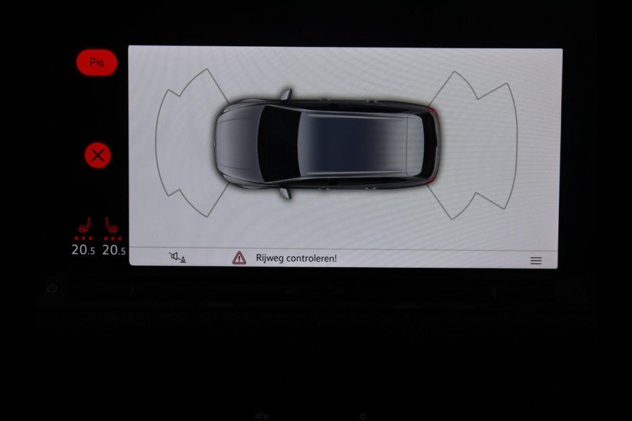Volkswagen Golf Variant 1.5 eTSI R-Line Business | Panoramadak | Sportstoelen | Adaptive cruise | Stuur/stoel verwarming | Park assist | Navigatie | Carplay | Sfeerverlichting | Climate control | 18" velgen