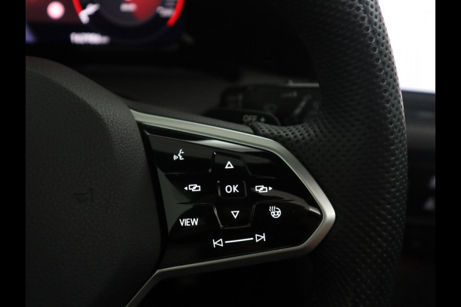 Volkswagen Golf Variant 1.5 eTSI R-Line Business | Panoramadak | Sportstoelen | Adaptive cruise | Stuur/stoel verwarming | Park assist | Navigatie | Carplay | Sfeerverlichting | Climate control | 18" velgen