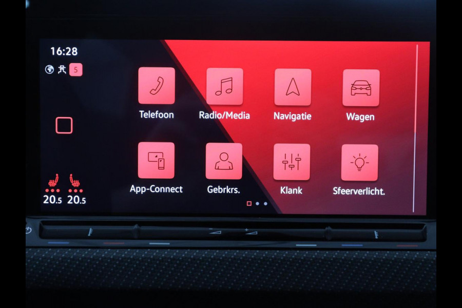 Volkswagen Golf Variant 1.5 eTSI R-Line Business | Panoramadak | Sportstoelen | Adaptive cruise | Stuur/stoel verwarming | Park assist | Navigatie | Carplay | Sfeerverlichting | Climate control | 18" velgen
