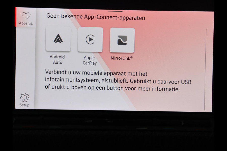 Volkswagen Golf Variant 1.5 eTSI R-Line Business | Panoramadak | Sportstoelen | Adaptive cruise | Stuur/stoel verwarming | Park assist | Navigatie | Carplay | Sfeerverlichting | Climate control | 18" velgen