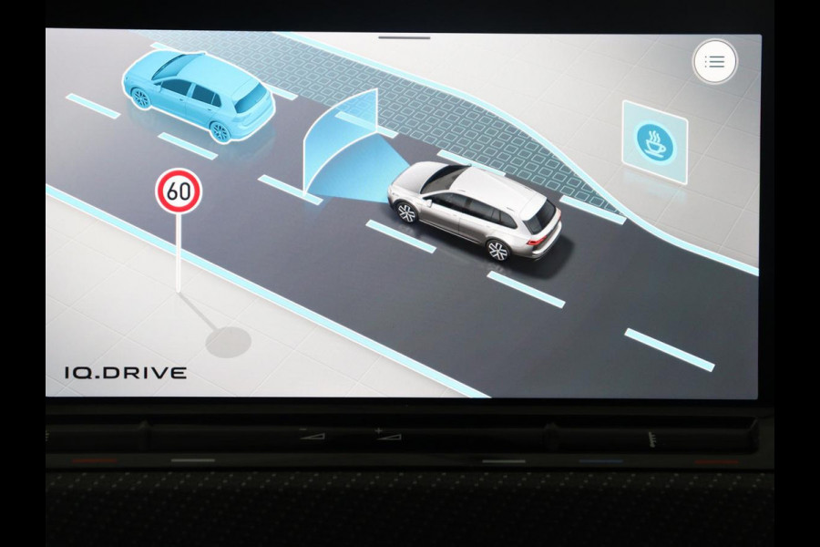 Volkswagen Golf Variant 1.5 eTSI R-Line Business | Panoramadak | Sportstoelen | Adaptive cruise | Stuur/stoel verwarming | Park assist | Navigatie | Carplay | Sfeerverlichting | Climate control | 18" velgen