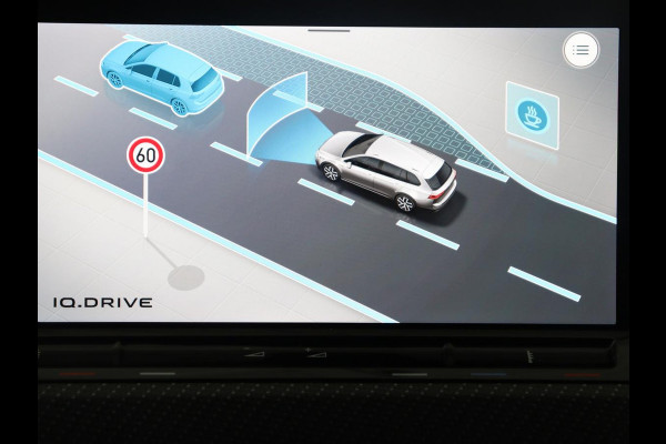 Volkswagen Golf Variant 1.5 eTSI R-Line Business | Panoramadak | Sportstoelen | Adaptive cruise | Stuur/stoel verwarming | Park assist | Navigatie | Carplay | Sfeerverlichting | Climate control | 18" velgen