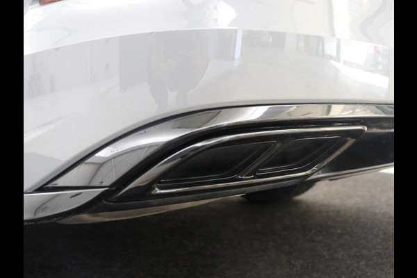 Volkswagen Golf Variant 1.5 eTSI R-Line Business | Panoramadak | Sportstoelen | Adaptive cruise | Stuur/stoel verwarming | Park assist | Navigatie | Carplay | Sfeerverlichting | Climate control | 18" velgen