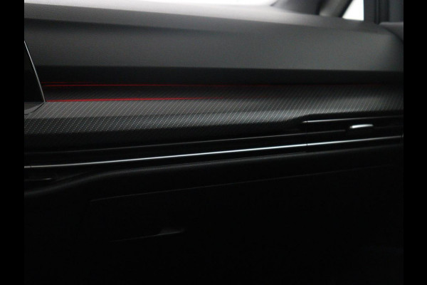 Volkswagen Golf Variant 1.5 eTSI R-Line Business | Panoramadak | Sportstoelen | Adaptive cruise | Stuur/stoel verwarming | Park assist | Navigatie | Carplay | Sfeerverlichting | Climate control | 18" velgen