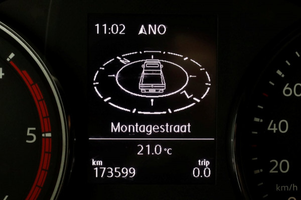 Volkswagen Crafter 35 2.0 TDI 140pk Bakwagen met laadklep en zijdeur 03-2022
