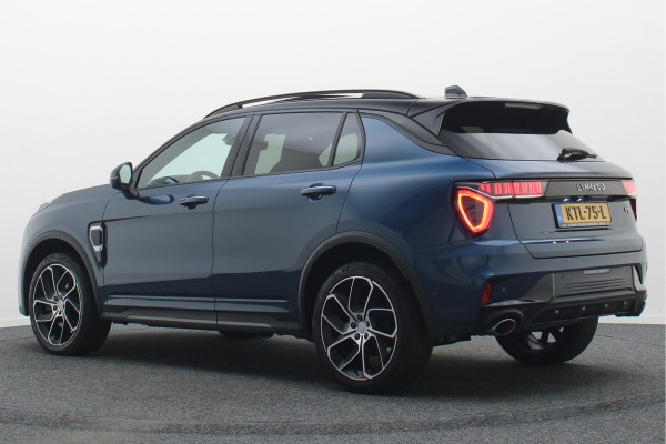 Lynk & Co 01 1.5 Plug-in Hybrid 360° Camera, Panoramadak, Apple Carplay, ACC, Keyless, Zwarte hemel, LED, 20''