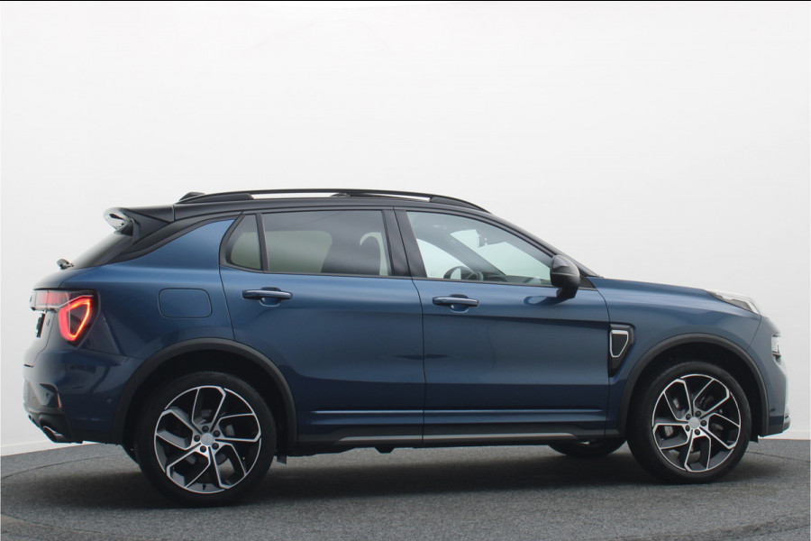 Lynk & Co 01 1.5 Plug-in Hybrid 360° Camera, Panoramadak, Apple Carplay, ACC, Keyless, Zwarte hemel, LED, 20''