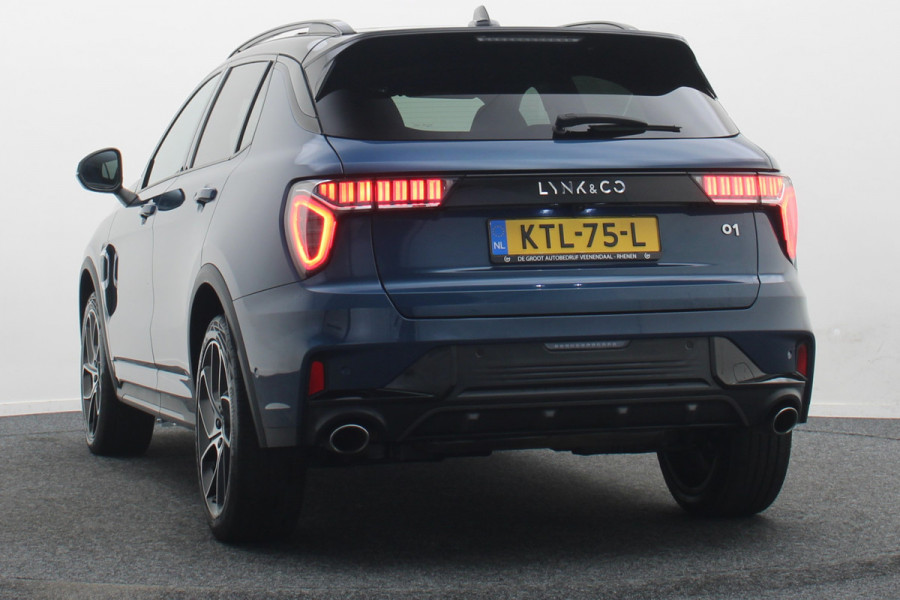 Lynk & Co 01 1.5 Plug-in Hybrid 360° Camera, Panoramadak, Apple Carplay, ACC, Keyless, Zwarte hemel, LED, 20''