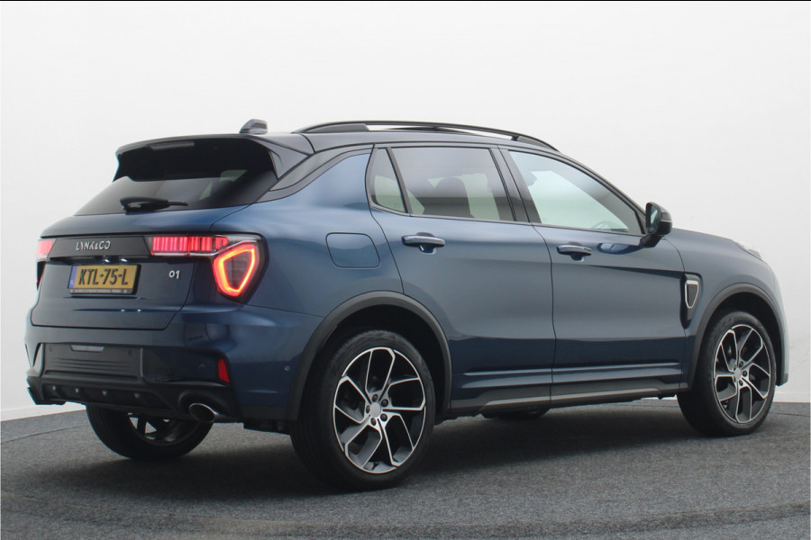 Lynk & Co 01 1.5 Plug-in Hybrid 360° Camera, Panoramadak, Apple Carplay, ACC, Keyless, Zwarte hemel, LED, 20''