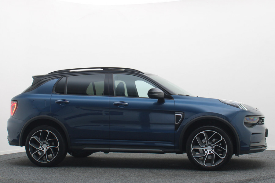 Lynk & Co 01 1.5 Plug-in Hybrid 360° Camera, Panoramadak, Apple Carplay, ACC, Keyless, Zwarte hemel, LED, 20''