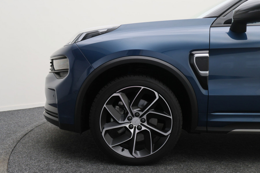 Lynk & Co 01 1.5 Plug-in Hybrid 360° Camera, Panoramadak, Apple Carplay, ACC, Keyless, Zwarte hemel, LED, 20''