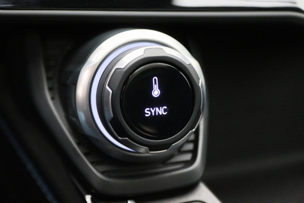 Lynk & Co 01 1.5 Plug-in Hybrid 360° Camera, Panoramadak, Apple Carplay, ACC, Keyless, Zwarte hemel, LED, 20''