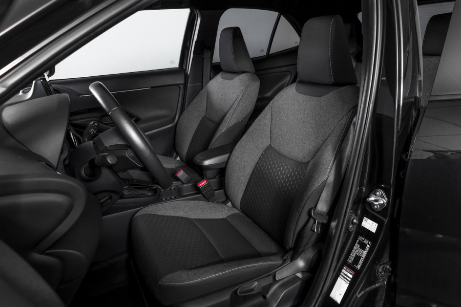 Toyota Yaris Cross 1.5 Hybrid 115 Dynamic | Dig.Cockpit | Adapt.Cruise | Stoel-+stuurverwarming | Camera | PDC | NAV+App.Connect | Auto.Airco | LM 17" | 5875