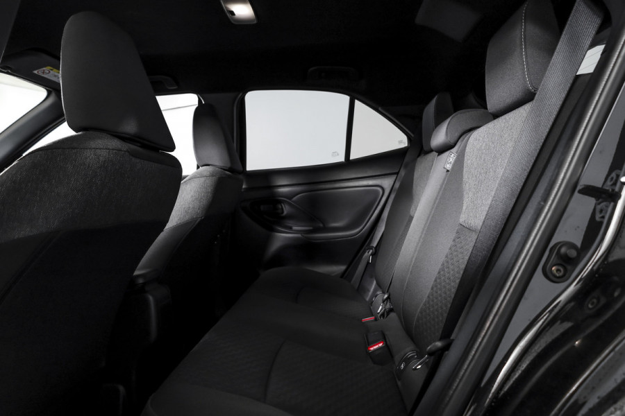 Toyota Yaris Cross 1.5 Hybrid 115 Dynamic | Dig.Cockpit | Adapt.Cruise | Stoel-+stuurverwarming | Camera | PDC | NAV+App.Connect | Auto.Airco | LM 17" | 5875