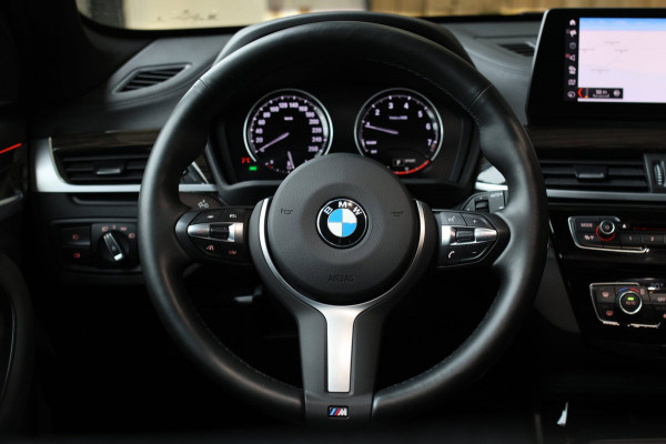 BMW X1 XDrive25e M-Sport *Pano*H/K*Head-Up*Keyless*Trekhaak*Led*