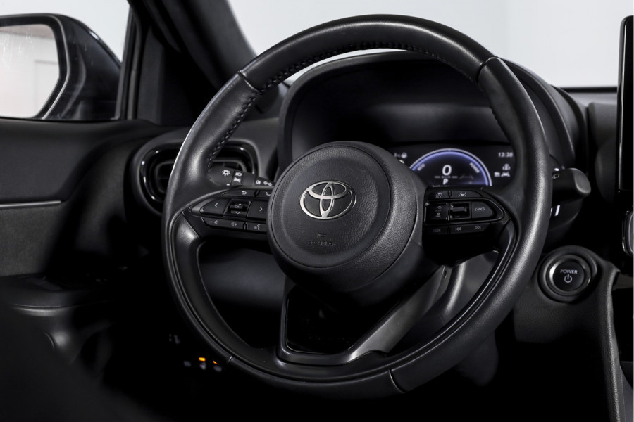 Toyota Yaris Cross 1.5 Hybrid 115 Dynamic | Dig.Cockpit | Adapt.Cruise | Stoel-+stuurverwarming | Camera | PDC | NAV+App.Connect | Auto.Airco | LM 17" | 3906