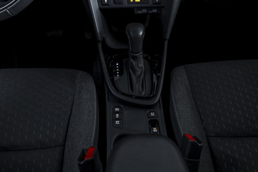 Toyota Yaris Cross 1.5 Hybrid 115 Dynamic | Dig.Cockpit | Adapt.Cruise | Stoel-+stuurverwarming | Camera | PDC | NAV+App.Connect | Auto.Airco | LM 17" | 3906