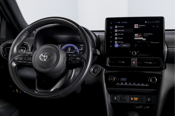 Toyota Yaris Cross 1.5 Hybrid 115 Dynamic | Dig.Cockpit | Adapt.Cruise | Stoel-+stuurverwarming | Camera | PDC | NAV+App.Connect | Auto.Airco | LM 17" | 3906