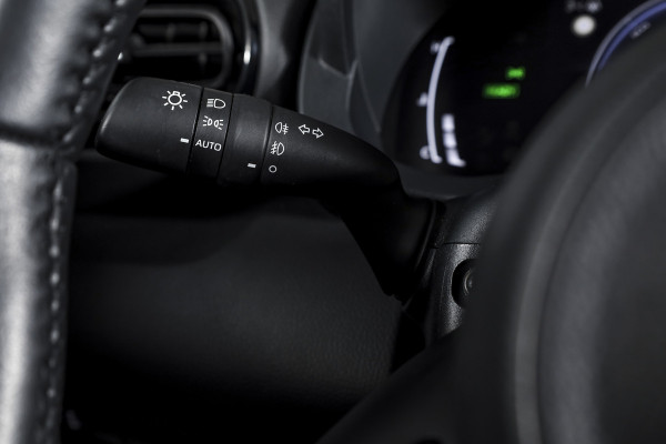 Toyota Yaris Cross 1.5 Hybrid 115 Dynamic | Dig.Cockpit | Adapt.Cruise | Stoel-+stuurverwarming | Camera | PDC | NAV+App.Connect | Auto.Airco | LM 17" | 3906