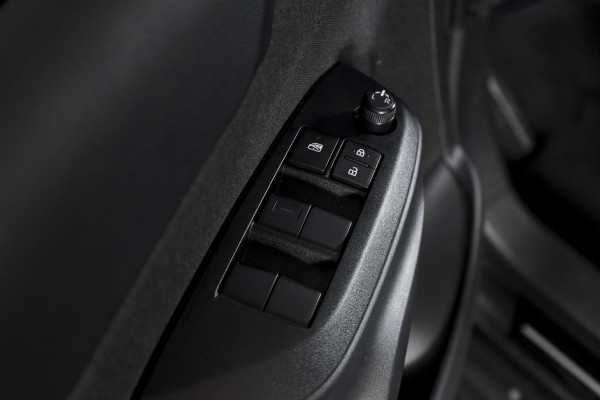 Toyota Yaris Cross 1.5 Hybrid 115 Dynamic | Dig.Cockpit | Adapt.Cruise | Stoel-+stuurverwarming | Camera | PDC | NAV+App.Connect | Auto.Airco | LM 17" | 3906
