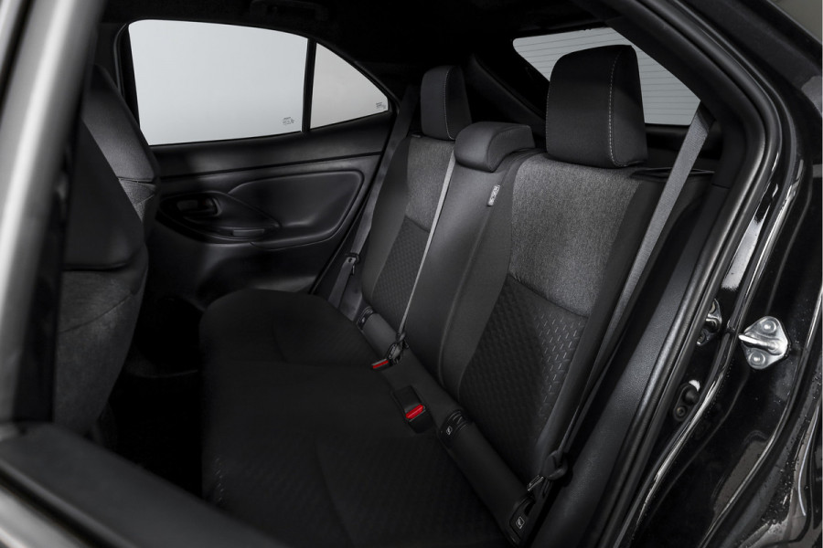 Toyota Yaris Cross 1.5 Hybrid 115 Dynamic | Dig.Cockpit | Adapt.Cruise | Stoel-+stuurverwarming | Camera | PDC | NAV+App.Connect | Auto.Airco | LM 17" | 5478