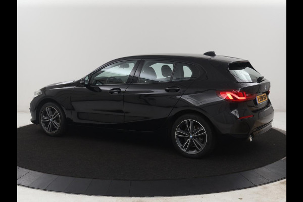 BMW 1-serie 118i Business Edition | Half leder | Cruise control | Stoelverwarming | Navigatie | Carplay | Park assist | Climate control | Virtual dashboard | 17" velgen