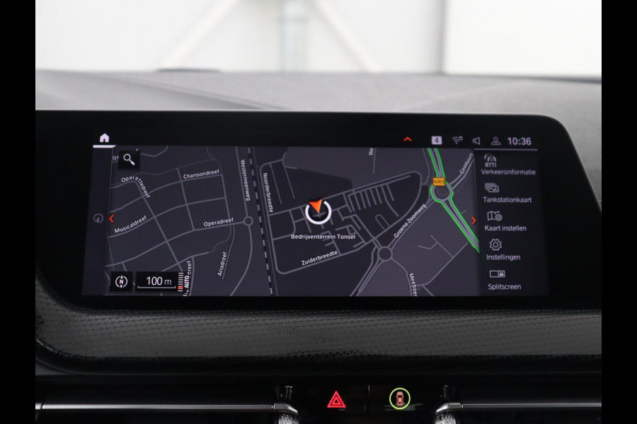 BMW 1-serie 118i Business Edition | Half leder | Cruise control | Stoelverwarming | Navigatie | Carplay | Park assist | Climate control | Virtual dashboard | 17" velgen
